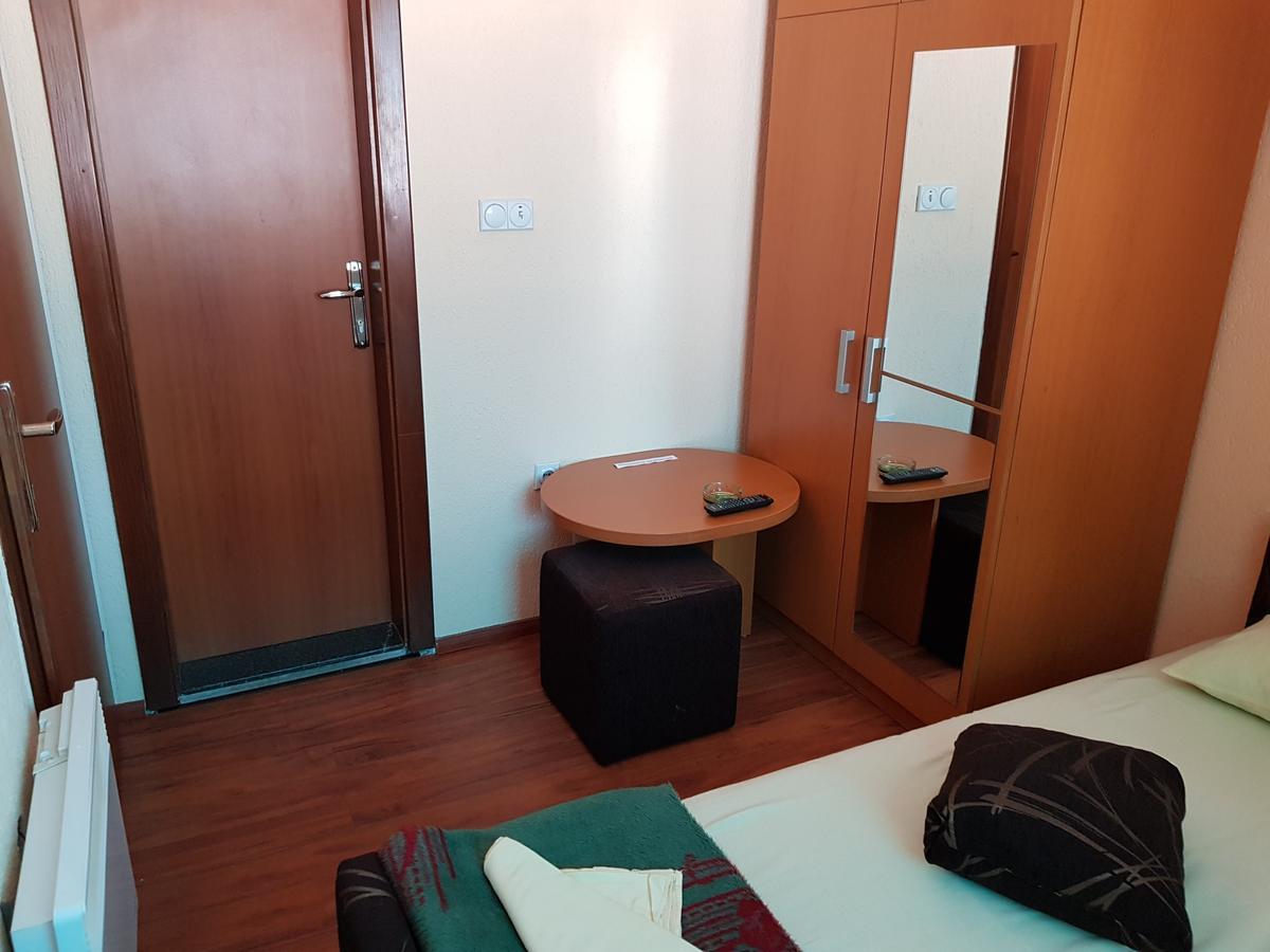 Pansion Basa Hotel Ustikolina Luaran gambar