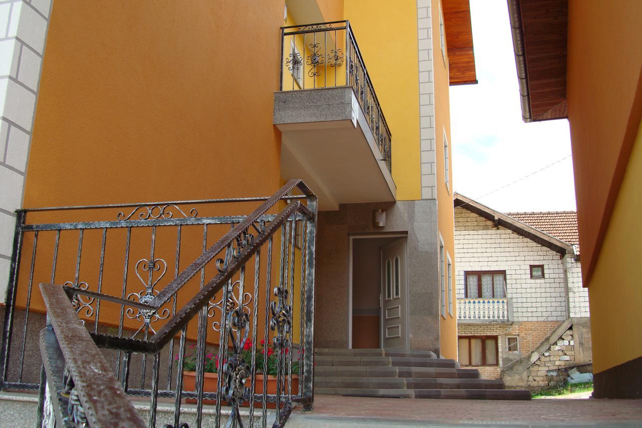 Pansion Basa Hotel Ustikolina Luaran gambar