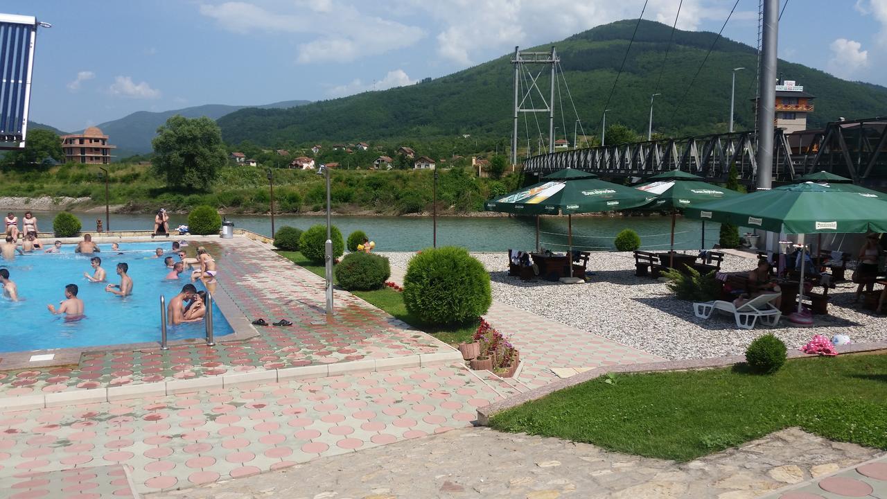 Pansion Basa Hotel Ustikolina Luaran gambar