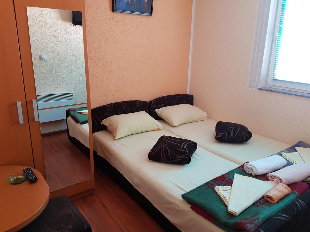 Pansion Basa Hotel Ustikolina Luaran gambar