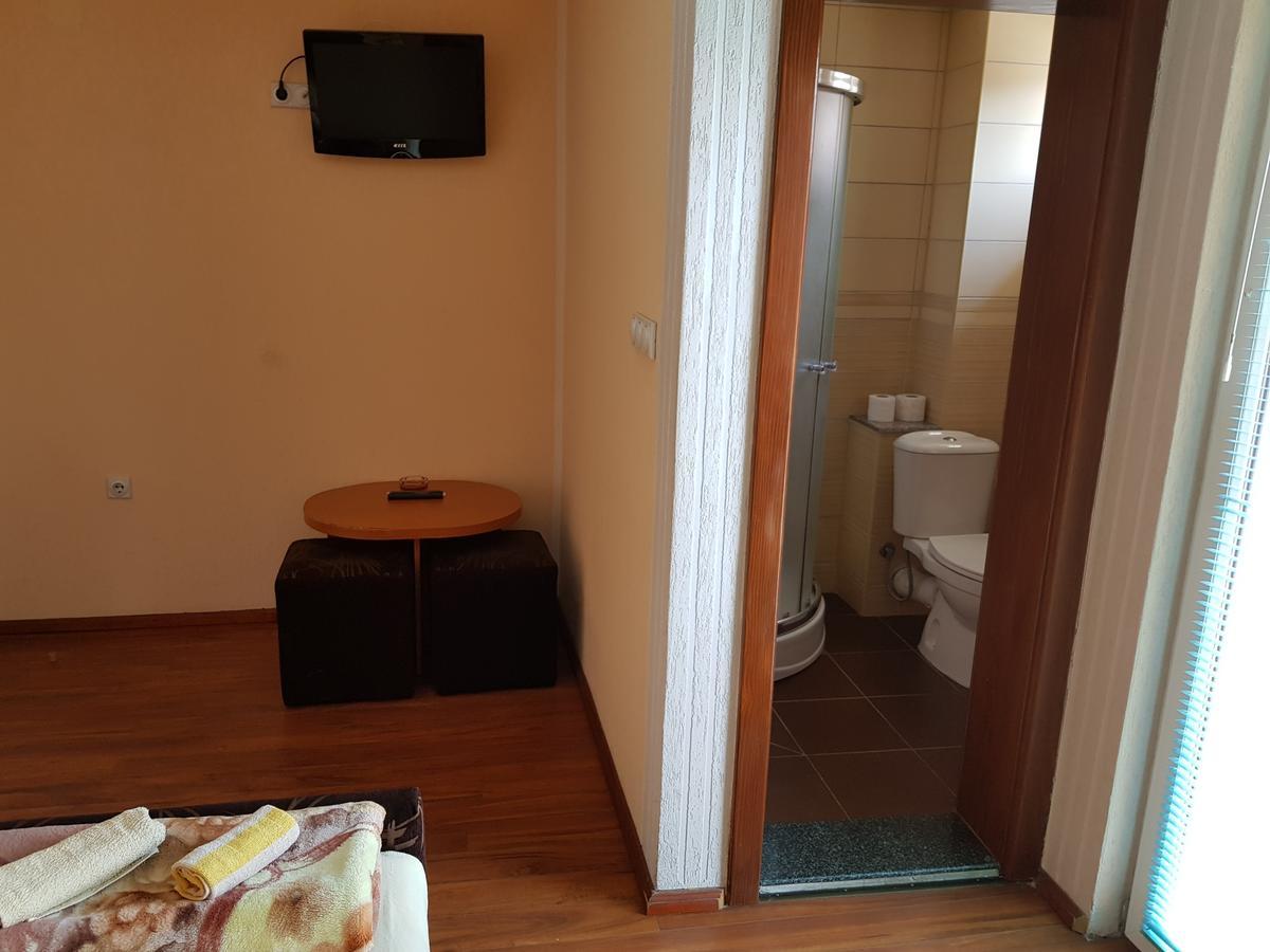 Pansion Basa Hotel Ustikolina Luaran gambar